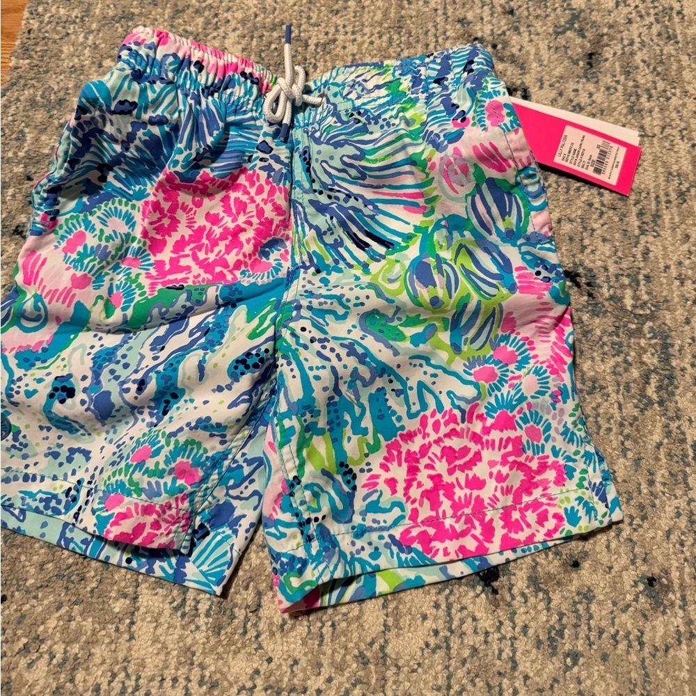 Lilly Pulitzer. Boys swim trunks XS